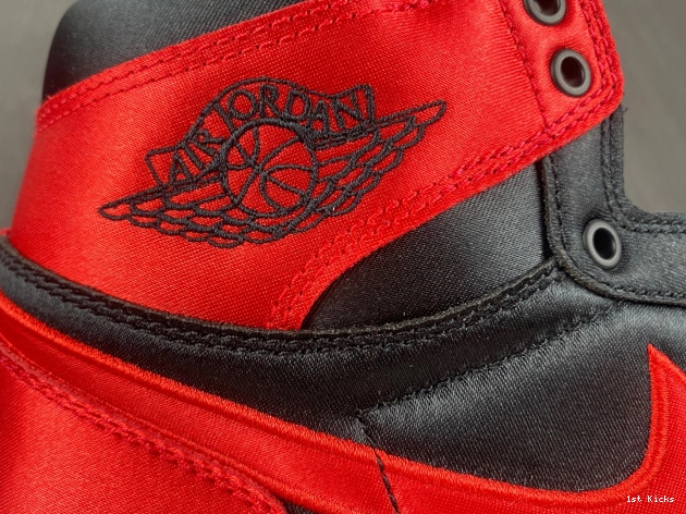1 Air OG FD4810-061 Satin High WMNS Bred Jordan 0530